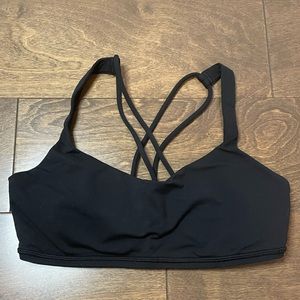 Lululemon free to be size 6 sports bra
